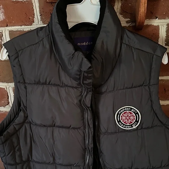 Madden girl gray Puffer Vest with Logo Patch - Picture 3 of 4
